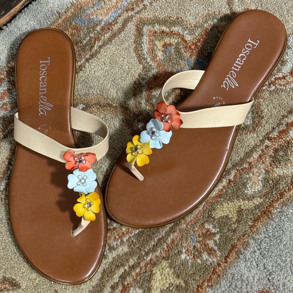 Italian flip flops size 9